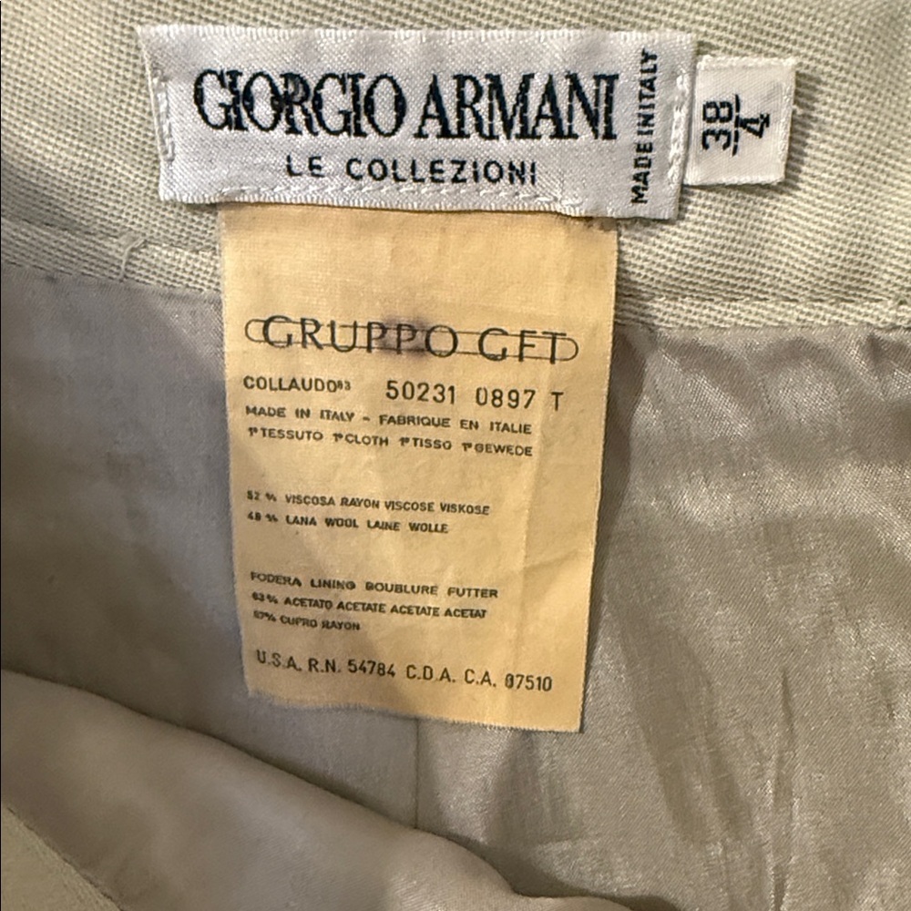 Giorgio Armani Light Cream Pencil Skirt - Picture 3 of 3